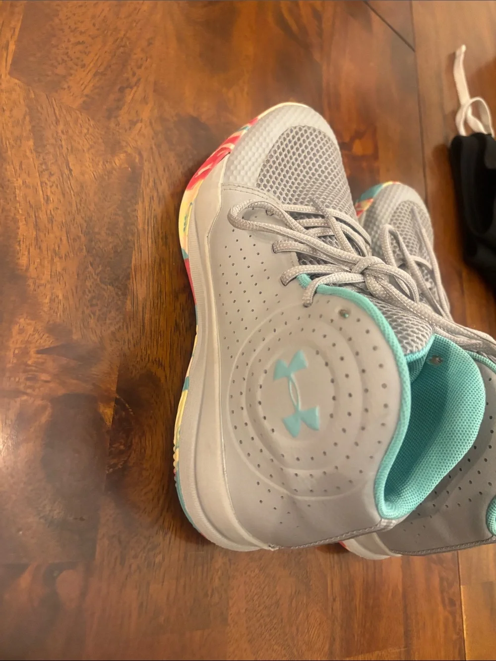 Under Armour Gray & Teal High-Top Athletic Shoes Youth Size 7 NWOT